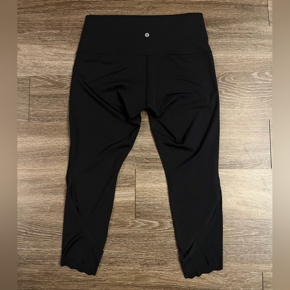 Lululemon Wunder Under Crop High-Rise *Scallop Full-On Luxtreme 23" in Black 12 - Picture 7 of 9